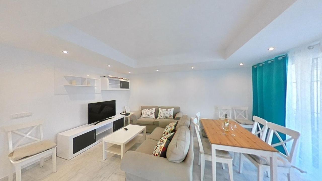 Quiet En Montemar Apartment ตอร์เรโมลิโนส ภายนอก รูปภาพ